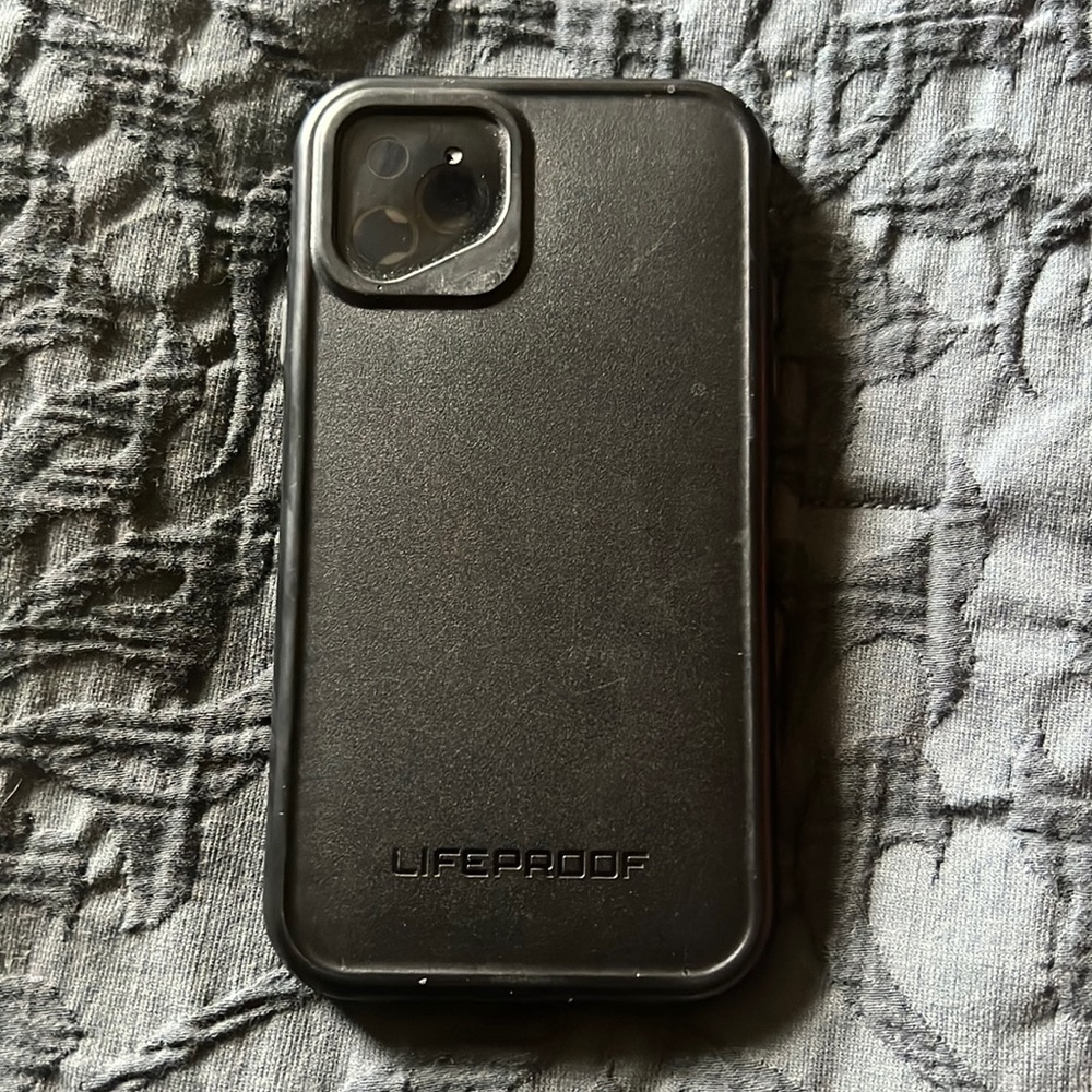 iPhone 11 Lifeproof Case